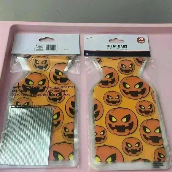 🆕 Halloween Treat and Leaf Bags Bundle - Picture 4 of 5